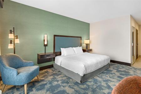 Hampton Inn & Suites Bend - 43