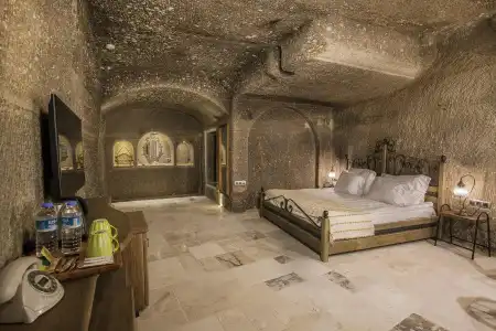Hera Cave Suites - 2