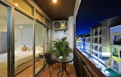 Gorgeous Boutique Room - 16
