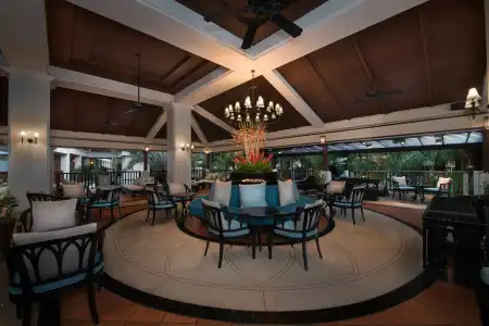 Marriott's Phuket Beach Club - 10