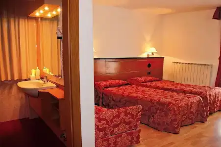 Albergo Aprica Garni - 0