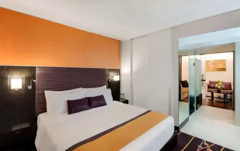Radisson Suites Bangkok Sukhumvit - 48