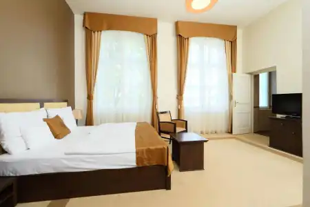 Ipoly Residence Executive Suites - 6