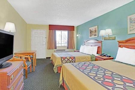 Super 8 by Wyndham Tucson Downtown Convention Center - 23