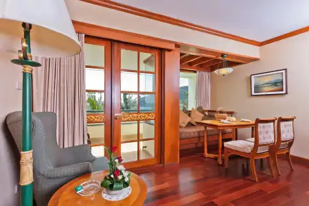 Diamond Cliff Resort & Spa, Patong Beach - 5
