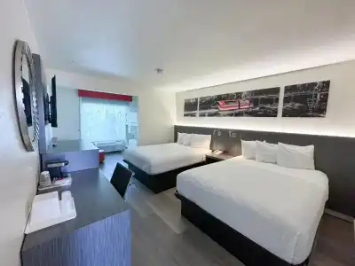 Ramada by Wyndham Anaheim Convention Center - 33