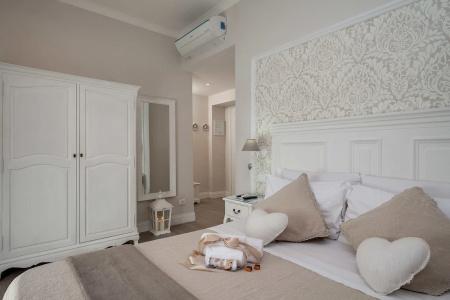 Charme & Chic Luxury - 42