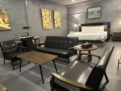 Premier Hostel - 10