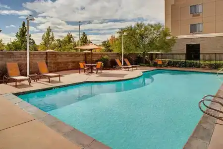 Courtyard by Marriott Sacramento Midtown - 9