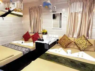 Day and Night Hostel - 1