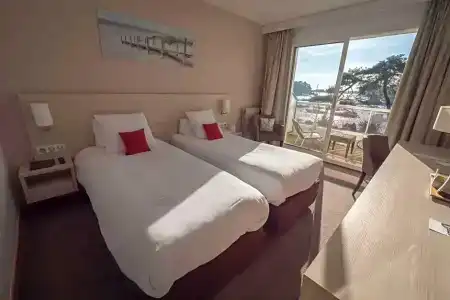 Best Western Le Roof - 85