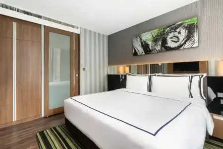 Montraj Continent Sukhumvit Bangkok - 80