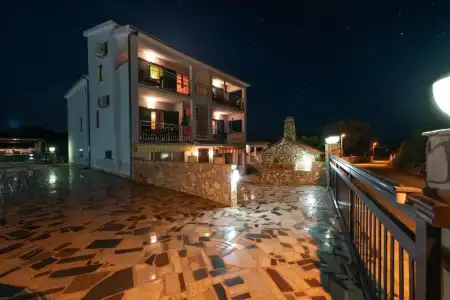 Apartments Karen - 45