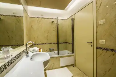 Suites Torre Dell'Orologio - 9