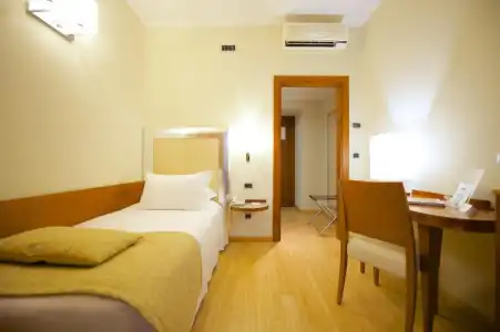 Best Western Crystal Palace - 35