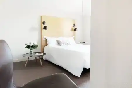 L'Hôtel - Face au Château - Boutique Hôtel et Séminaires - 1