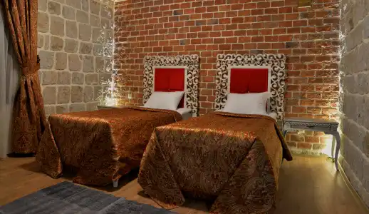Elevres Stone House - 5