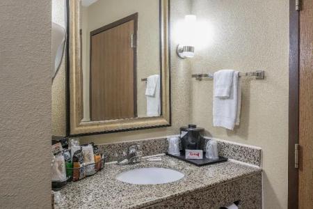 Red Roof Inn & Suites Little Rock - 41