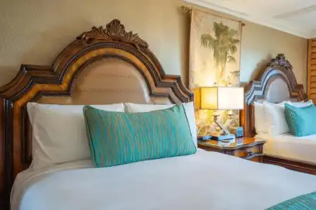Pacific Terrace - 105