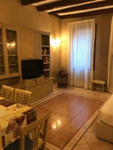 Palazzo Lion Morosini - Check in Presso Locanda Ai Santi Apostoli - 72