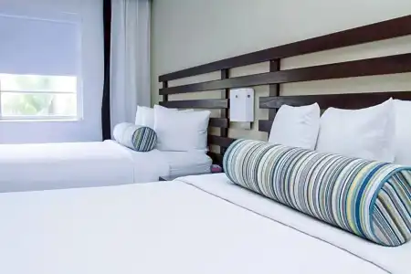 Dorchester & Suites - 23