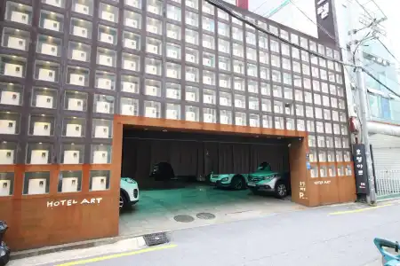 Art - 0