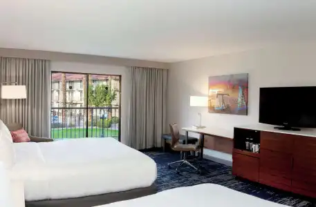 DoubleTree by Hilton Bakersfield - 45