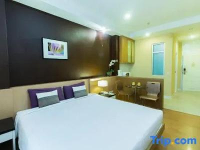 Silom convent garden - 135