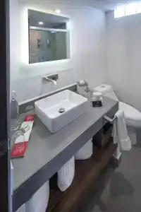 FlowSuites WTC - 5