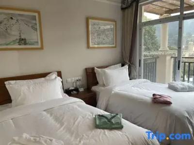 Poly International Hot Spring - 42