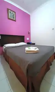 Gloria Amanda - 52