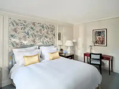 The Dorchester - 11