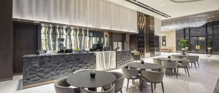 DoubleTree by Hilton - 32