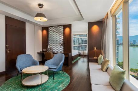 Hilton - 42