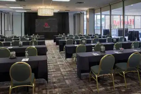 Marriott East Lansing at University Place - 24