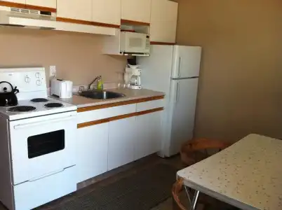 Bowmont Motel - 13