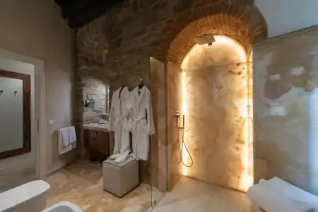 Donati Luxury Tower Suites - 64
