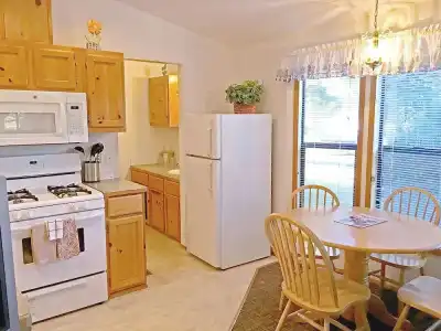 Park Motel and Cabins - 127