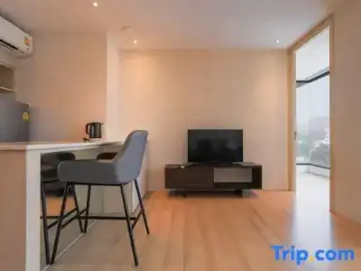 Balcony Seaside Sriracha & Serviced Apartments (SHA Extra Plus) - 189