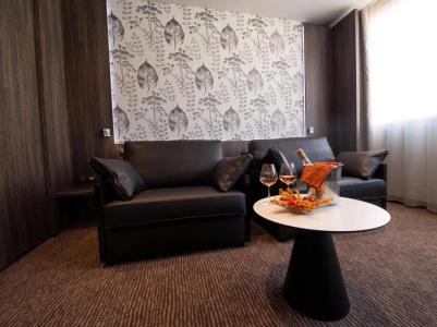 Best Western Premier Le Patio des Artistes - 171