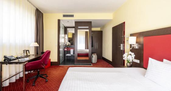 Plaza Premium Salzburg - 86