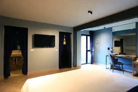Ratchada Boutique - 6