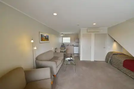 Brougham Heights Motel - 9