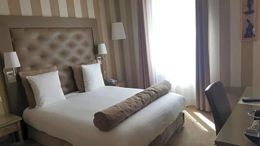Hôtel Saint Cyr Etoile - 124