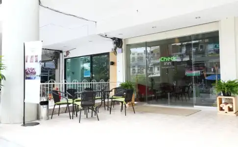 V Check Inn Sukhumvit 22 - 22