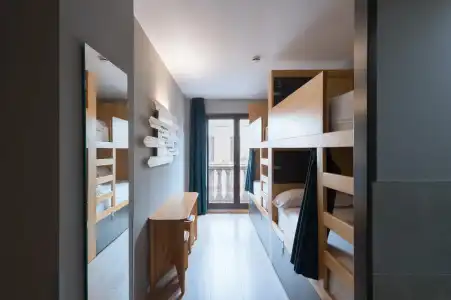 Yeah Barcelona Hostel - 14