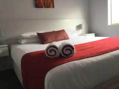 Aubyn Court Spa Motel - 1