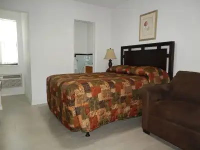 Shell Motel - 17