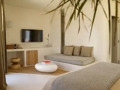 White Pebble Suites - 3