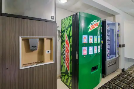 Americas Best Value Inn Fargo - 9